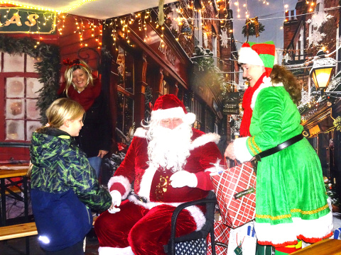 Das 1000-Lichterhaus und der Nikolaus beglckten Nordhofen