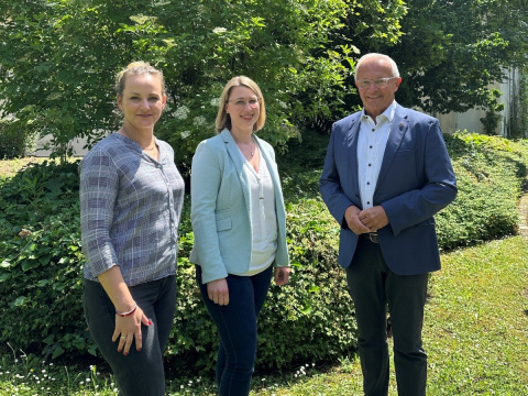 Madleen Bonse leitet "Schwammlandschaft Holzbachaue" im Kreis Neuwied