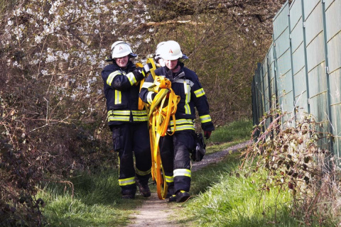 Gefahr von Vegetationsbr�nden w�chst: Fl�chenbrand forderte die Feuerwehr Hamm