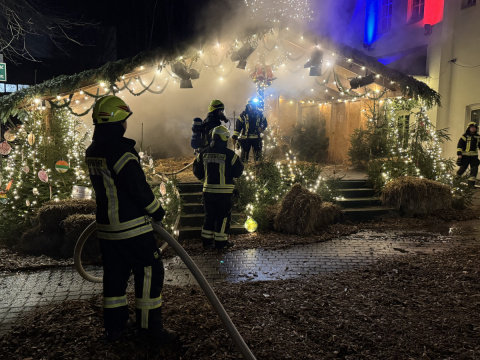 Brand auf dem Pfefferkuchenmarkt in Westerburg: Feuerwehr verhindert Schlimmeres