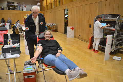 Erfolgreiche Blutspendeaktion des DRK Selters in der dortigen Festhalle