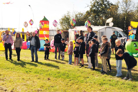 24. Westerw�lder Drachenflugfest: Am Samstag fehlte nur der Wind in Horhausen