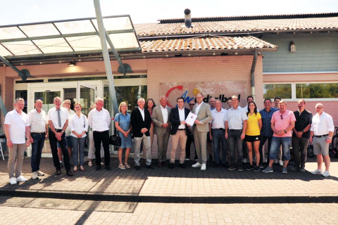 F�rderbescheid f�r das Wiedtalbad Hausen: Planungen und Baubesprechungen k�nnen beginnen