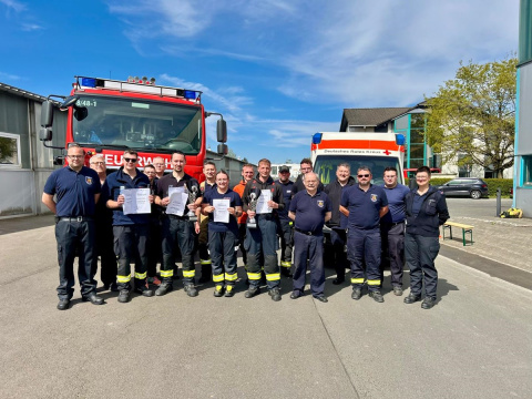 Einsatzkr�fte von Feuerwehren stellen ihr fahrerisches K�nnen unter Beweis