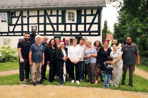 3. Interkulturelles Gartenfest in Flammersfeld: Wetterkapriolen sorgten fr "Umzug"