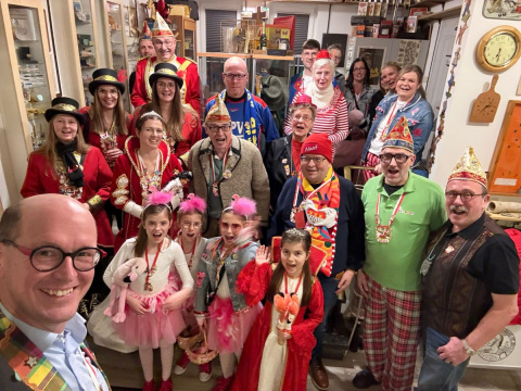 Prinzessinnenempfang im Heimatmuseum ZeitGeschichte: N�rrisches Treffen in Rheinbrohl