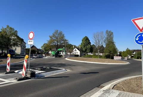 Es luft immer noch nicht rund: Der Kreisverkehr in Weyerbusch
