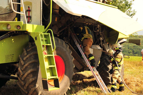 Mhdrescher brannte in Ingelbach: Mehrere Feuerwehreinheiten im Einsatz