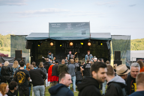 Bracken rockt mit Herz und Hymne: Musik, Familienprogramm und ein Heiratsantrag
