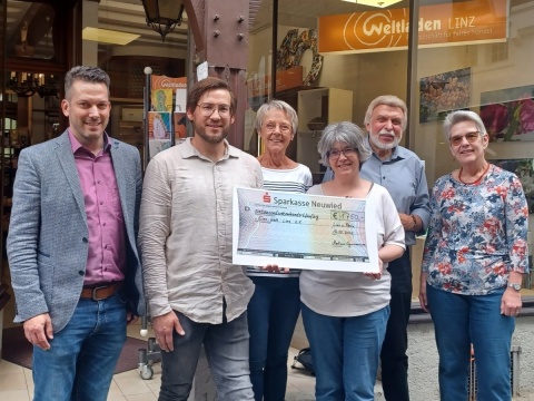 Martinus Gymnasium Linz zeigt Solidaritt mit dem Fairen Handel: Spende von 1.750 Euro berreicht