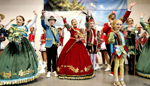 Premiere beim KFO-Jubilum: Silke Flick fhrt durch nrrische Proklamation