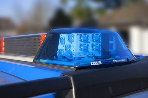 Senior prallt in Mülheim-Kärlich mit geparkten Autos zusammen