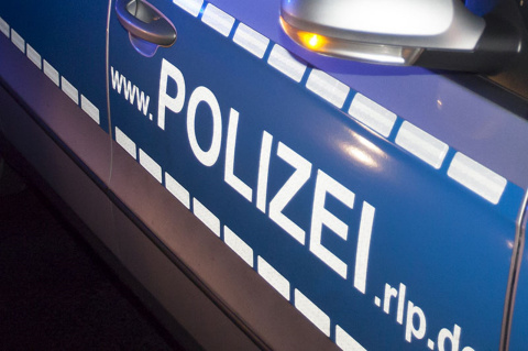 Polizeieinsatz auf Gartenparty in Schutzbach endet mit vier verletzten Polizisten