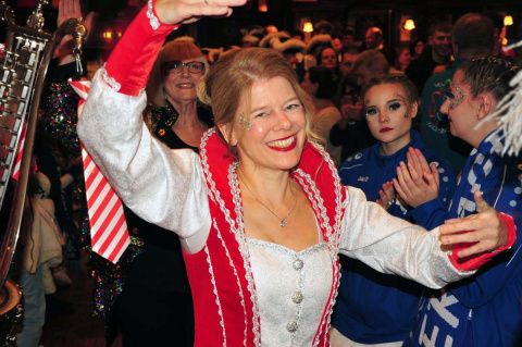 Proklamation in Altenkirchen: Die "gute Stube" der Stadt strahlte in Rot und Weiss