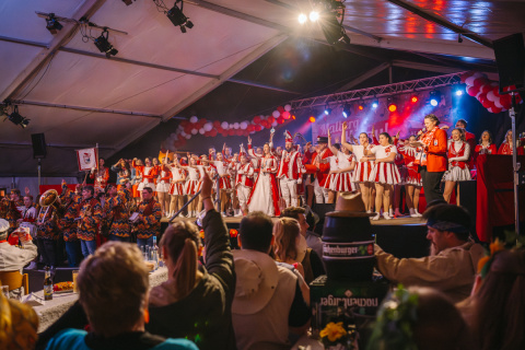 Prunksitzung Malberg: Mit Konfetti im Herzen durch einen stimmungsvollen Abend
