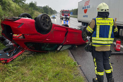 Verkehrsunfall auf der A 3 bei Epgert: PKW landete auf dem Dach