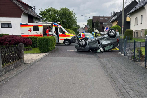 Verkehrsunfall in Frthen - Fahrzeug hatte sich berschlagen: Eine Person verletzt