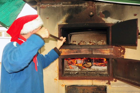 Trotz des unsteten Wetter lud der Weyerbuscher Weihnachtsmarkt zum Bummeln ein