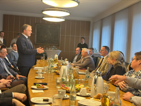 Neuwied auf Wachstumskurs: Meilenstein bei Gewerbefl�chenentwicklung erreicht