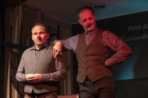 Start-Ziel Waldbreitbach: Skurrile Kopf-Kino-Reise mit Bl�Zinger