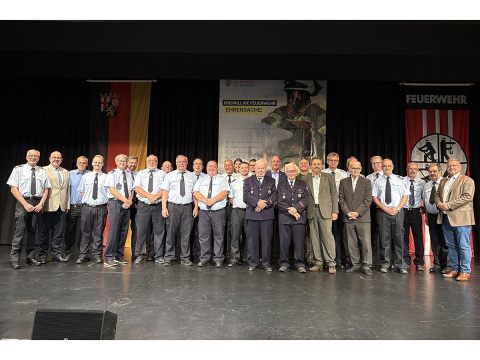 Feuerwehrtag der VG Asbach: 19 Verpflichtungen und viele Jubil�en