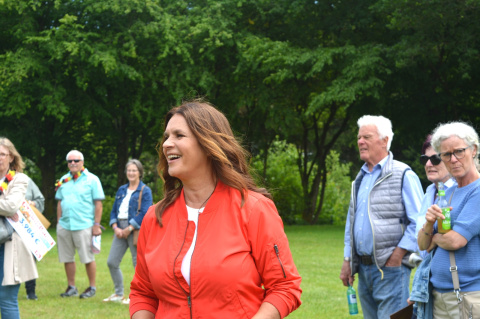 Olympiasiegerin Katharina Witt war f�r die Postcode-Lotterie in Freirachdorf zu Gast