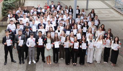 Abiturfeier am Freiherr-vom-Stein-Gymnasium in Betzdorf: Ein Fest im Jubil�umsjahr
