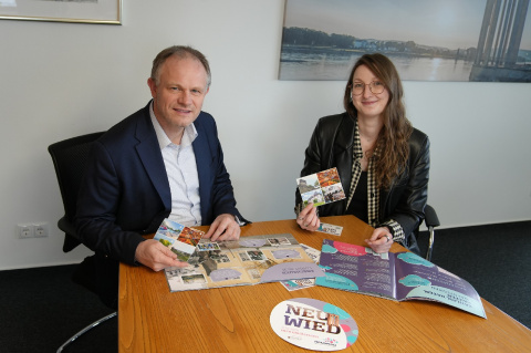 Neuwied zum Sammeln: Das erste offizielle Stickeralbum