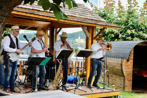 Jazz im Park: Ein Heimspiel für die "Schräglage"-Jazzband in Bad Breisig