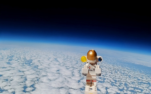 Schüler des Werner-Heisenberg-Gymnasiums erreichen mit Wetterballon die Stratosphäre