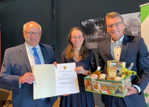 Sophia Denker aus Hvels erhlt Studienpreis 2023 des Landkreis Altenkirchen