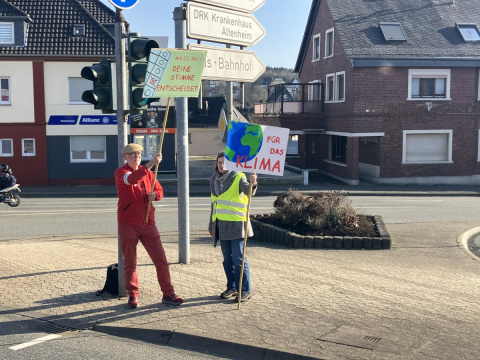 Parents for Future setzt Zeichen an Altenkirchens Ampeln