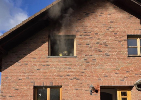 Aktualisiert: Wohnungsbrand in Eichelhardt - Feuerwehr konnte den Schaden begrenzen