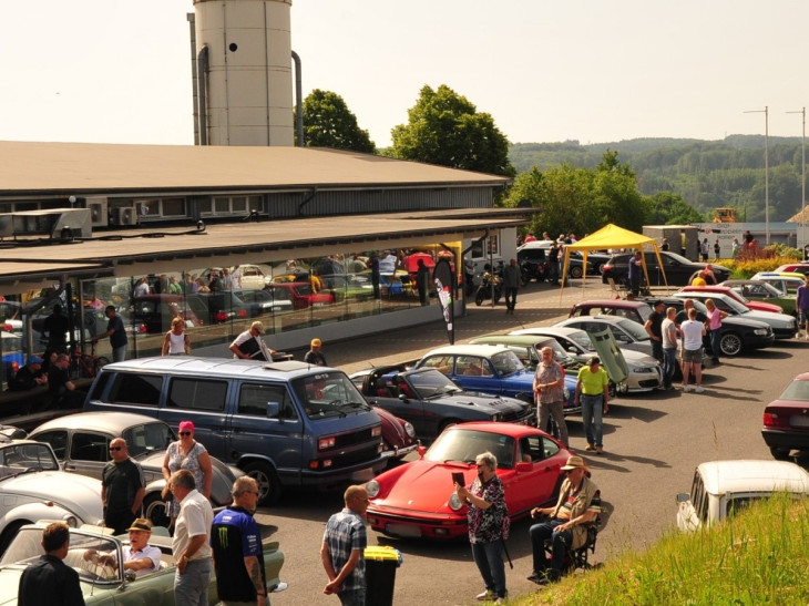 Young- und Oldtimer Treffen in Altenkirchen: Rund 800 Teilnehmer zeigten ihre Schätze