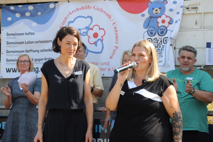 Schirmherrin ist einmal mehr Claudia Kinkel (li.)