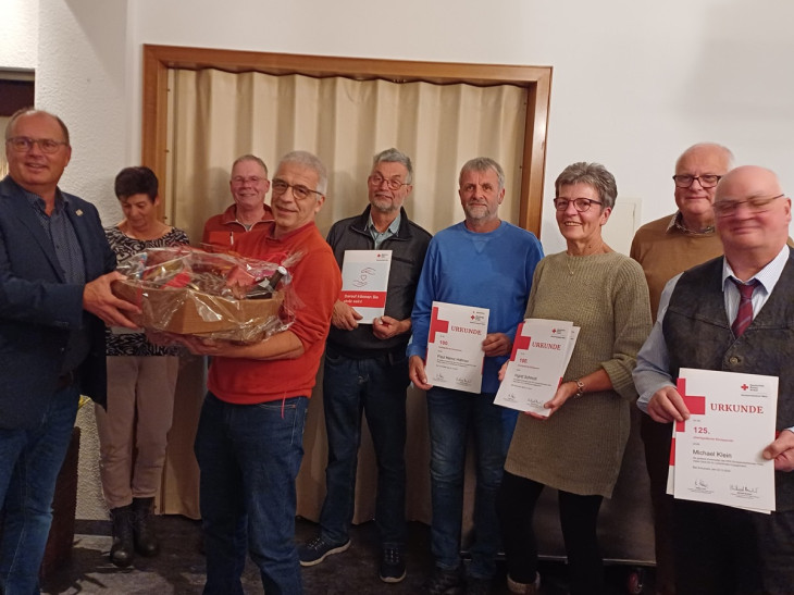 Echte Vollblut-Helden wurden in Kirchen geehrt