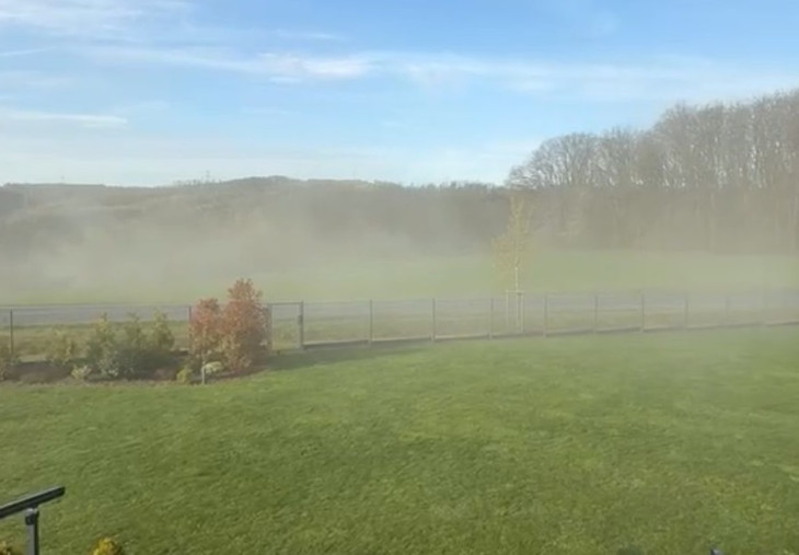 Dreck, Staub, L�rm: Warum die Anwohner unter der Erddeponie in Sch�nstein leiden