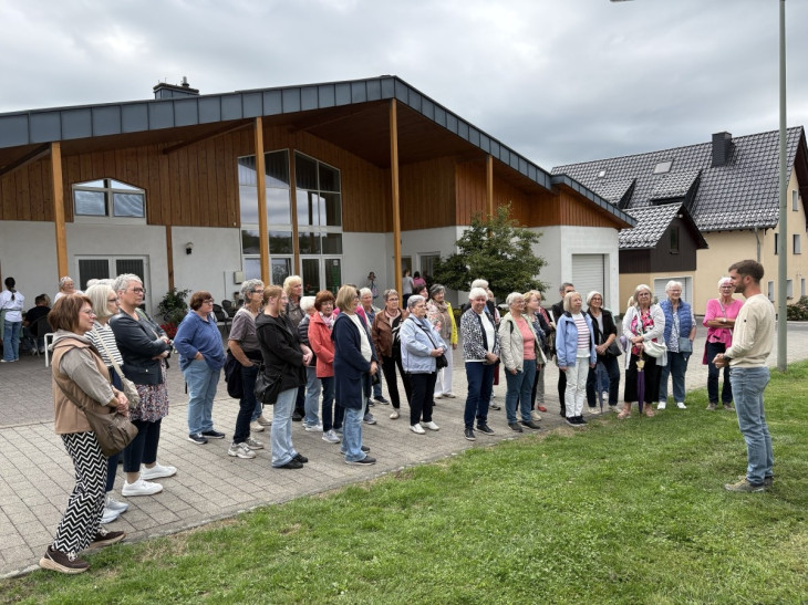 Einblick in die Welt der Biolandwirtschaft: Landfrauen besuchen Biohof Dickendorf