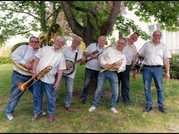 Jazzklänge im Schloss Schönstein: Schräglage Jazzband kehrt zurück