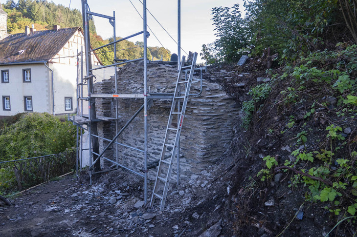 Teil der Befestigungsmauer am ehemaligen Eingang zur Burg.