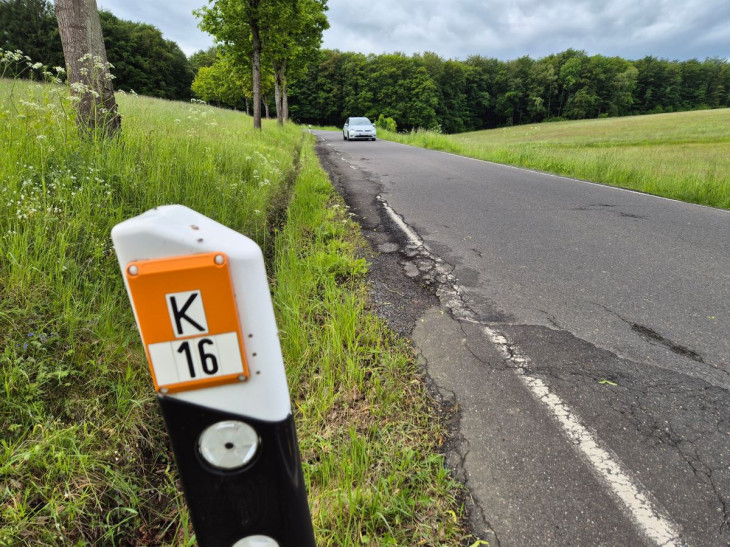 Kreisausschuss vergibt Aufträge für die Sanierung weiterer Kreisstraßen