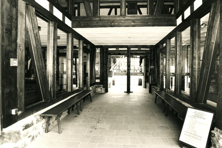 Eingangsbereich im 1991 er�ffneten Bauernhaus aus Norken (Foto: Bildarchiv LMW)