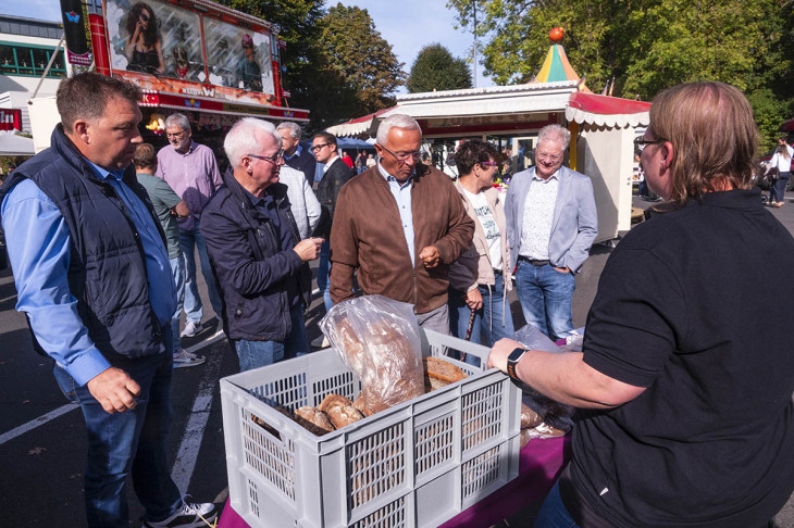 Brot aus dem �rtlichen Backes. 