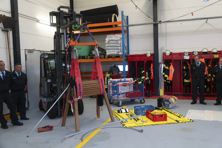 Equipment f�r Gro�tierrettung. 