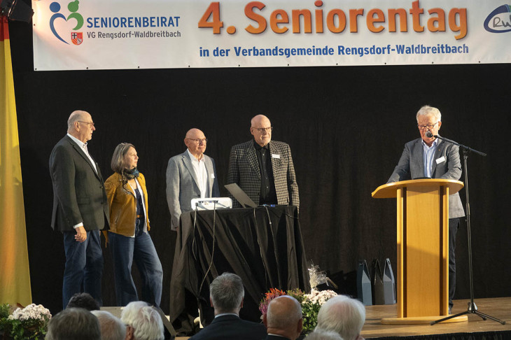 Dank an verdiente Mitstreiter. 