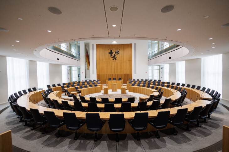 Spannende Landtagswahl in Rheinland-Pfalz: Kopf-an-Kopf-Rennen zwischen SPD und CDU