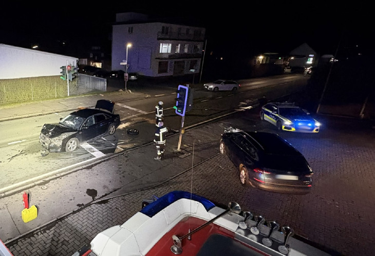 Aktualisiert: Auffahrunfall in Rennerod mit vier verletzten Personen