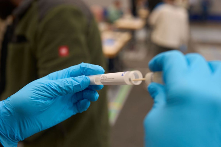 DNA-Reihenuntersuchung: 1.200 M�nner geben Speichelprobe ab