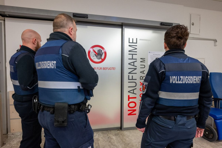 Gewalt und Stress in Notaufnahmen: Psychologische Hilfe f�r Pflegekr�fte in Rheinland-Pfalz