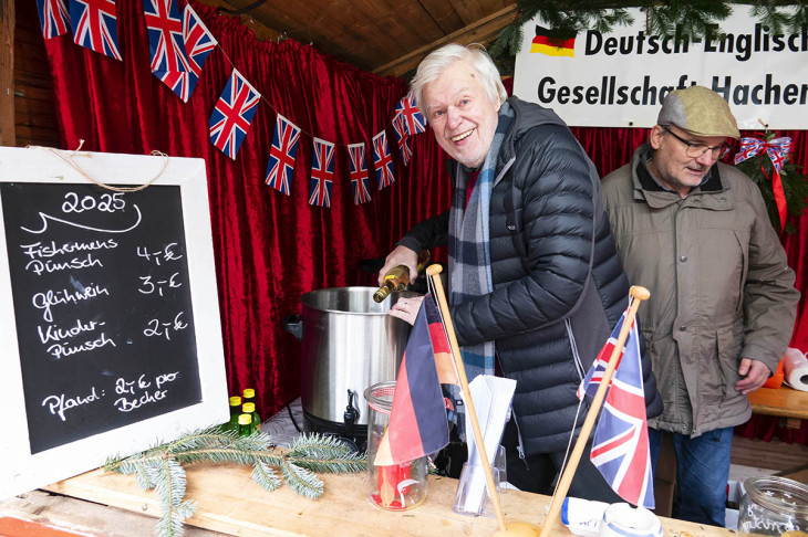 Hachenburg im Advent: Vielstimmiger Start des beliebten Weihnachtsmarktes
